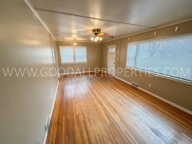Building Photo - RENT SPECIAL!!! Cozy 3 Bedroom 1.5 Bathroom Ranch !!!