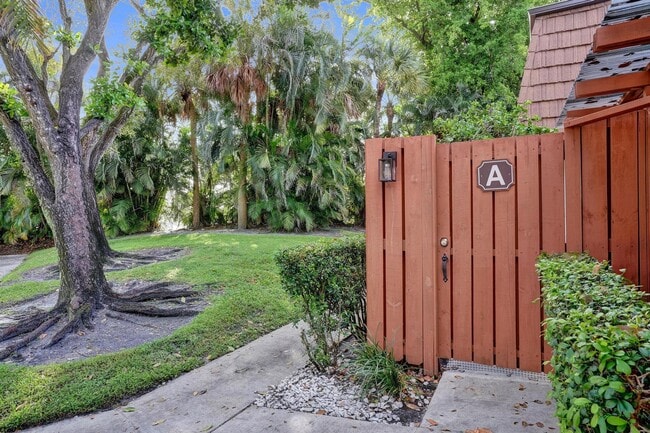 Building Photo - 9111 SW 20th St