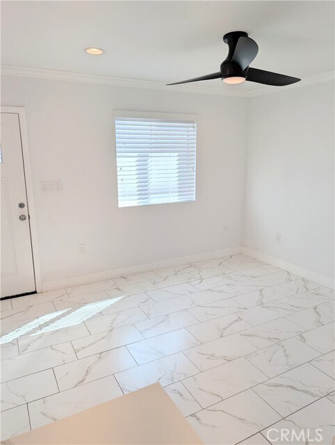 Foto del edificio - 737 Davis Ave