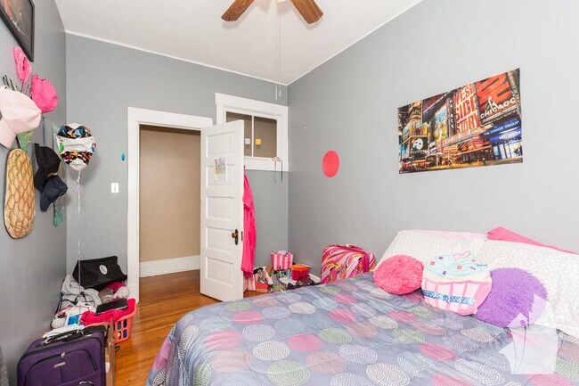 Foto del edificio - 3 bedroom in Chicago IL 60640