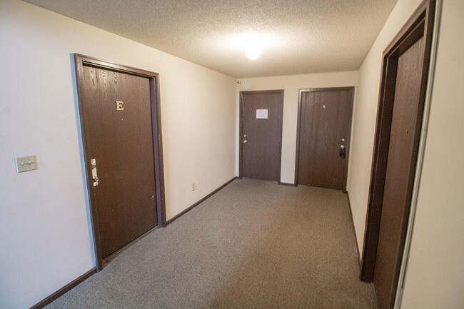 Building Photo - 506 Columbia Dr