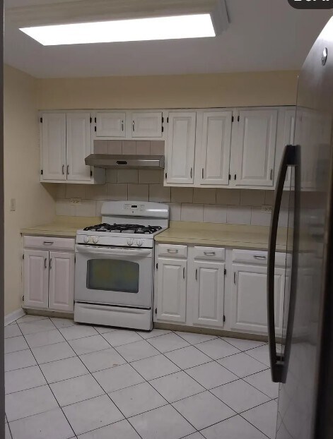 Foto del edificio - 330 E Forest Knoll Dr