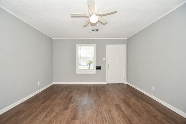 Building Photo - 7334 Mountbatten Rd