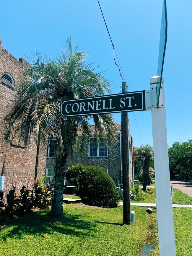 Building Photo - 650 Cornell St