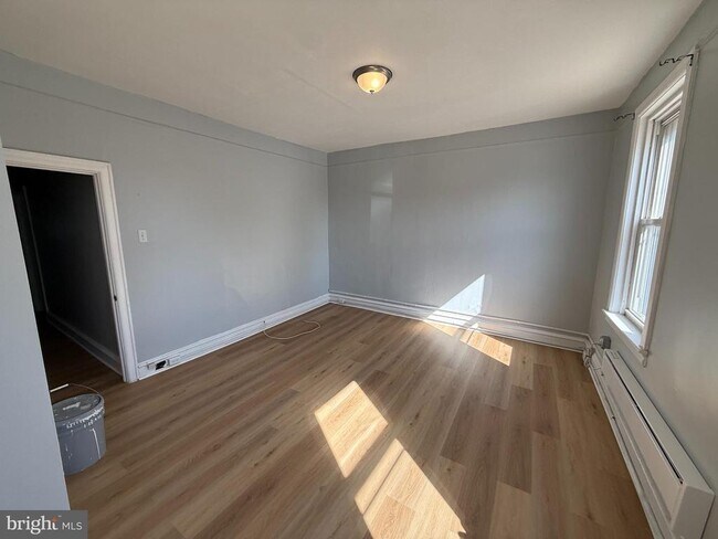 Foto del edificio - 2423 E Allegheny Ave