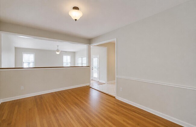 Foto del edificio - 208 N Lewis Ct