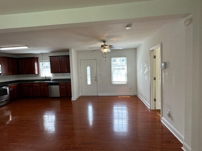 Building Photo - A quintessential Cape Cod retreat!