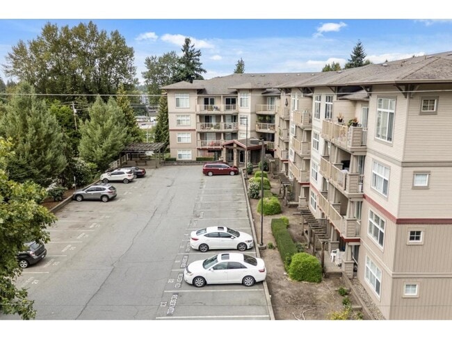 Building Photo - 251 Park Dr