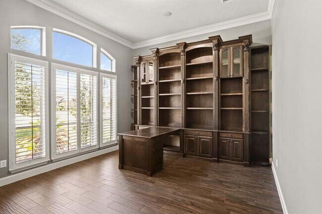 Building Photo - 7938 Wooded Way Dr