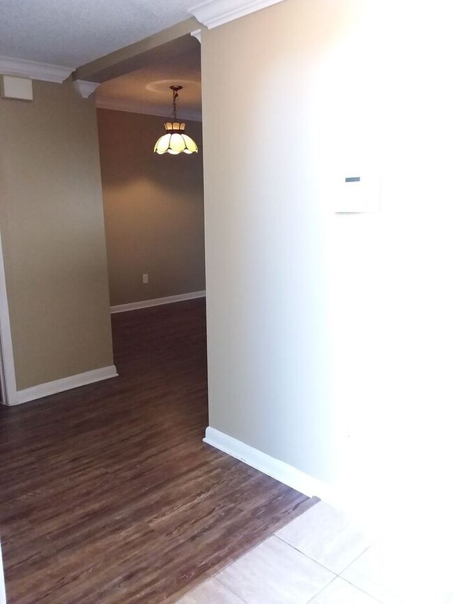 Building Photo - Two Bedroom Townhouse Near NAS Jax