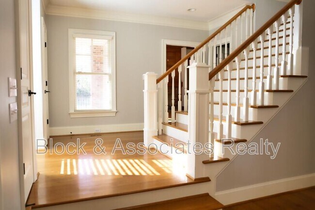 Building Photo - 2416 Kirks Ridge Dr