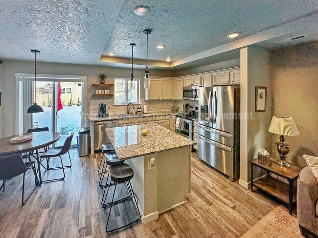 Foto del edificio - 17770 Goose Ridge Ave