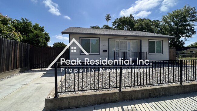 Photo - Very Nice 3bd/1ba House with 2 Car Garage