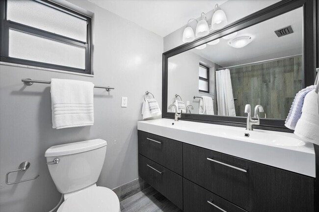 Building Photo - 11863 Wimbledon Cir