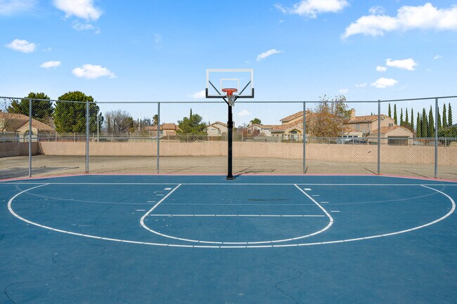 Foto del edificio - Woodlands West Townhomes