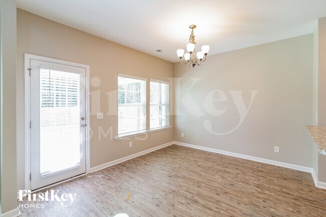 Foto del edificio - 772 Redbud Ln