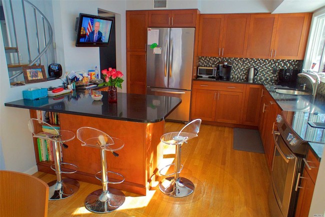 Foto del edificio - 20 Woodedge Dr