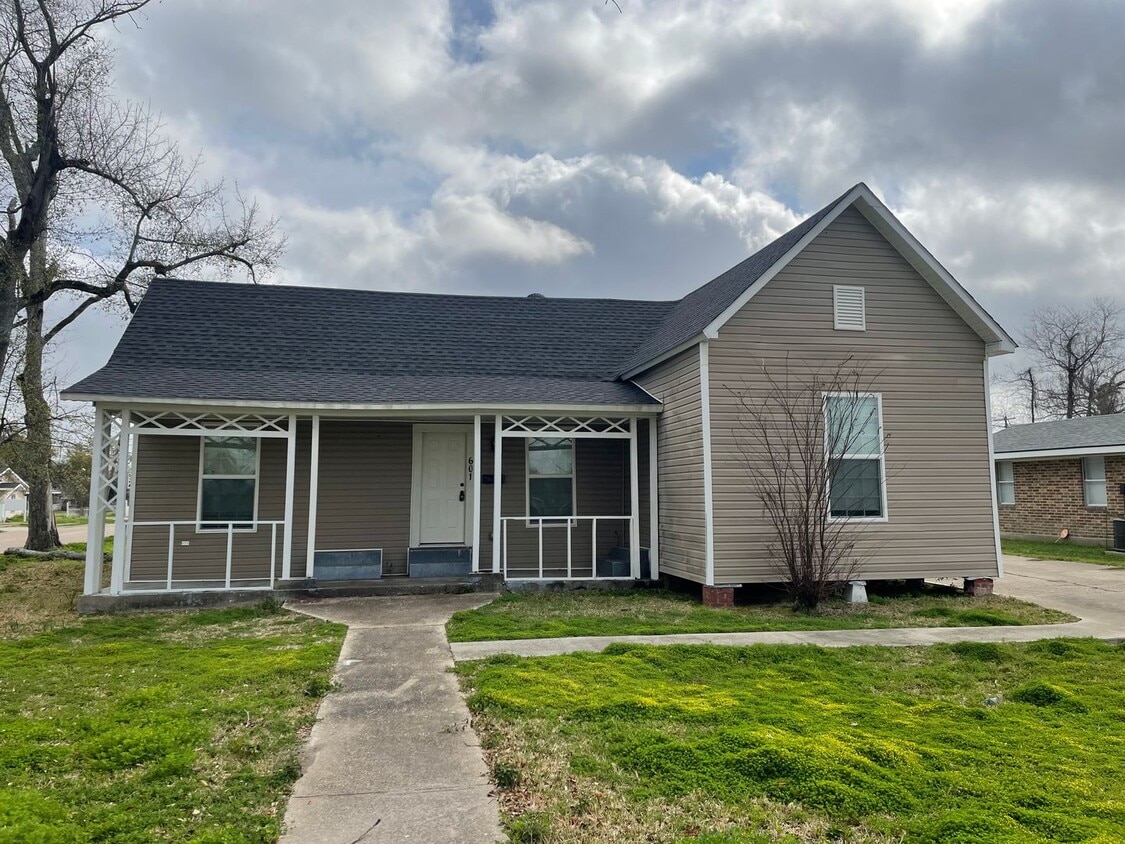 Foto principal - 601 S Cherry St