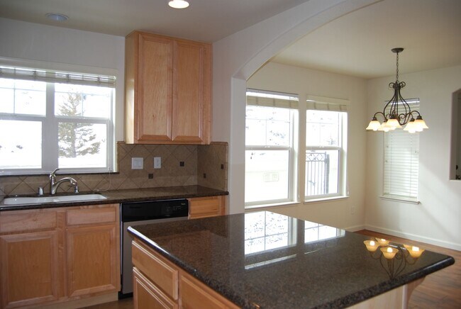 Building Photo - 4-Bedroom Home in the Village at Somersett!