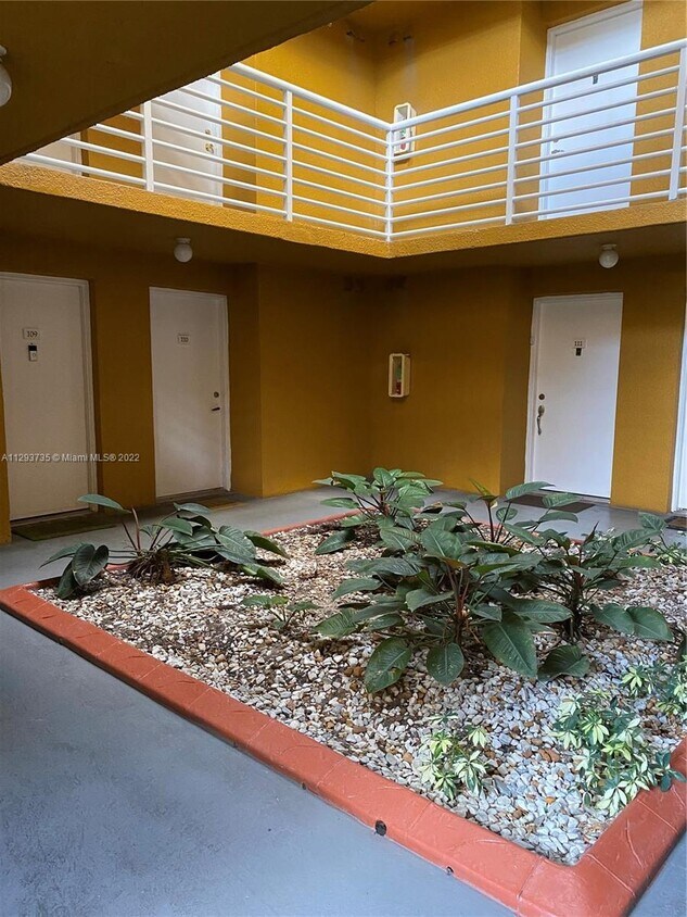 9731 Fontainebleau Blvd Unit F109, Miami, FL 33172 Apartment for Rent