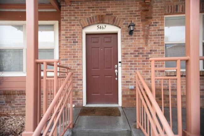 Building Photo - 2 Bedroom 2 Bath Unit in Arvada