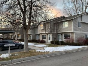 Building Photo - 2802 Rockridge Ct