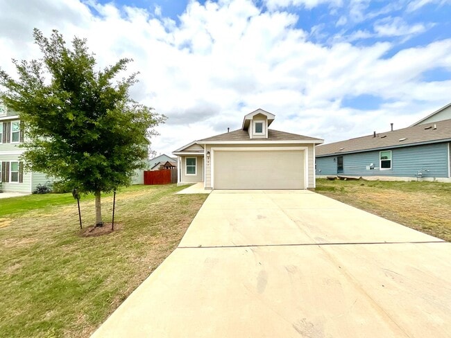 Photo - Spacious 3-Bedroom Home With Resort-Style Amenities- Pool, Dog Park And More!