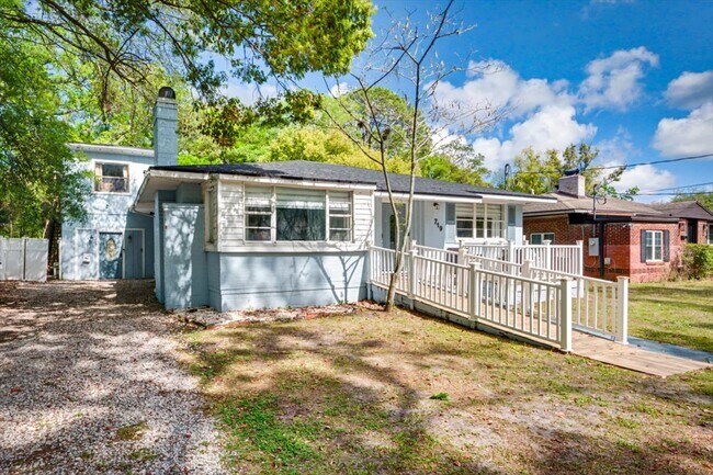 Foto del edificio - 719 S Shores Rd