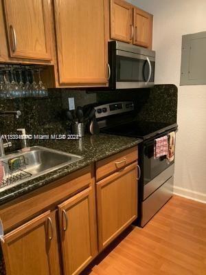 Foto del edificio - 445 SW 11th St