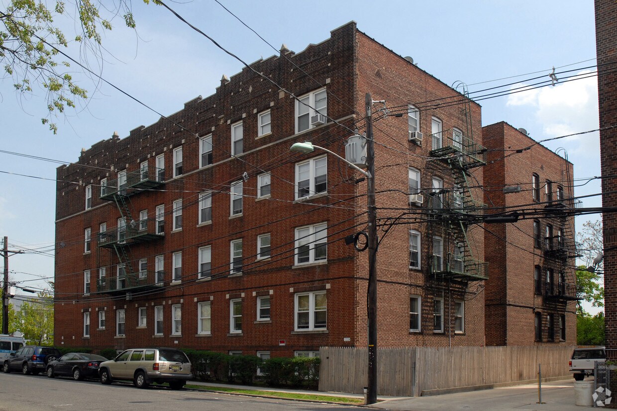 Building Photo - 43 Broadway