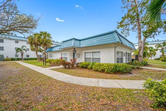 Building Photo - KC Flats Apartments