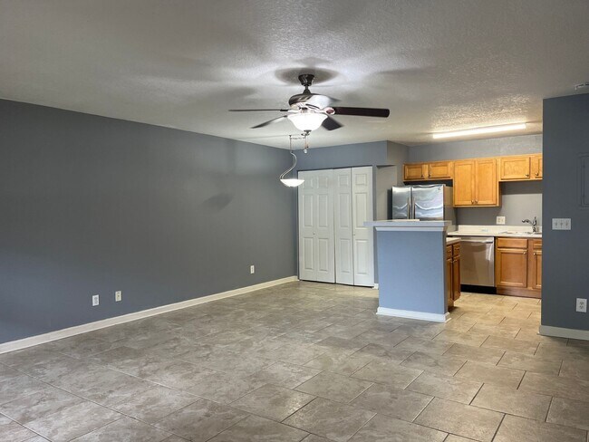 Foto del edificio - 315 Lakepointe Dr