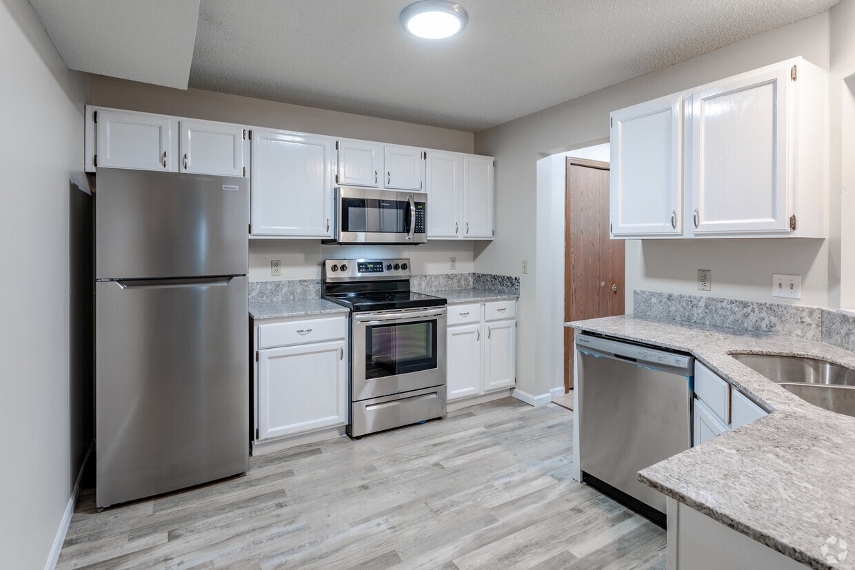 Southview Green Apartments in Inver Grove Heights, MN