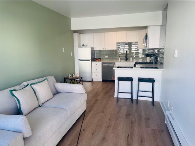 Foto del edificio - 4823 W 157th St