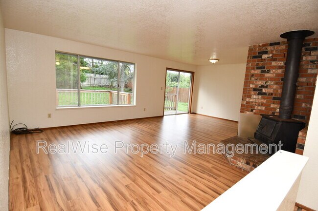 Foto del edificio - 805 NE Ash Ct