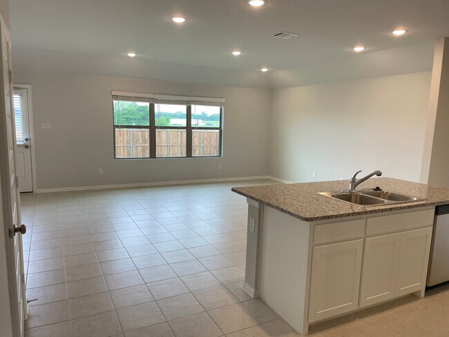 Foto del edificio - 1436 Foxglove Pk