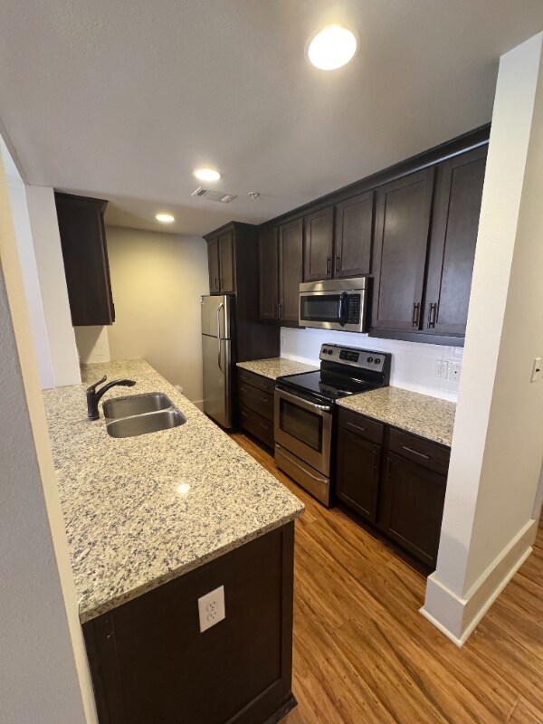 Foto del edificio - 519 E Capitol Ave