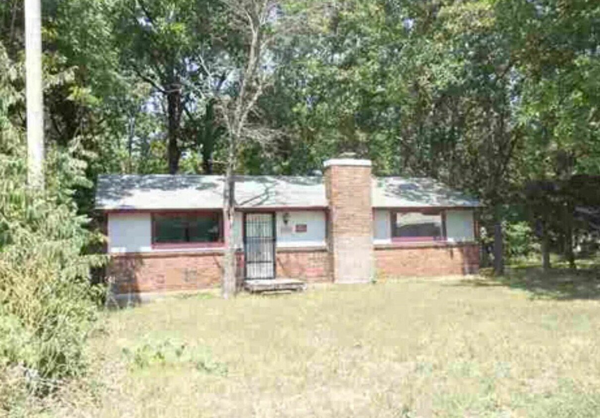 Primary Photo - COMING SOON! - $390 Month / $700 Down