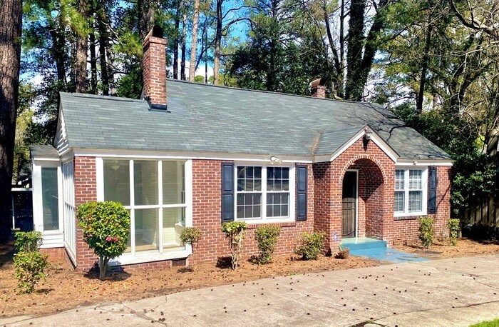 Primary Photo - Charming brick home in Forest Acres