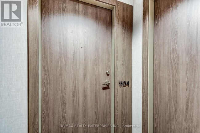 Photo du bâtiment - 27 Bathurst St