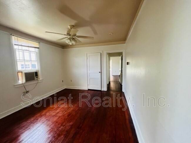 Building Photo - 2129 Mandolin St