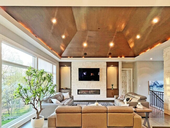 Foto del edificio - Magnificent Redone Home in Gated Bearpath with Every Possible Upgrade and Convenience!