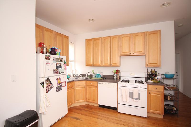 Primary Photo - 3453 N Bosworth Ave