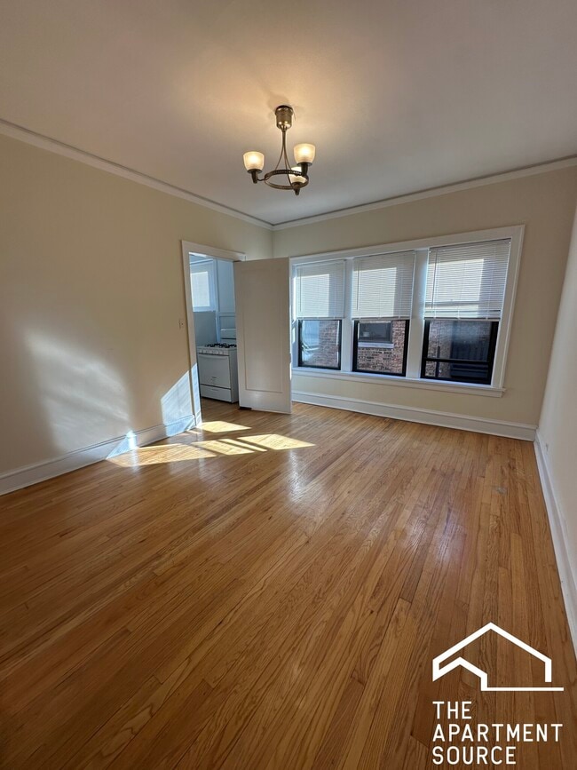 Building Photo - 1307 Oak Ave