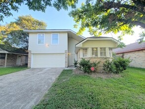 Building Photo - 15215 Peachmeadow Ln