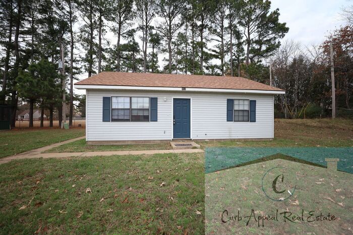 Primary Photo - Beautiful 2 bed 1 bath house - Bono!