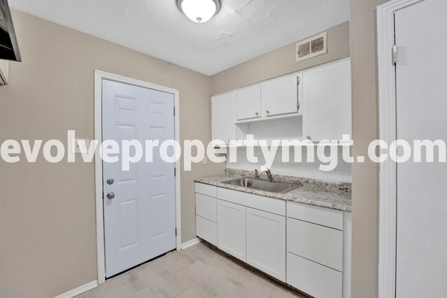 Foto del edificio - 38112 Hidden Gem! MOVE IN READY!