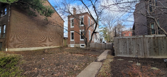 Building Photo - 921 Morrison Ave