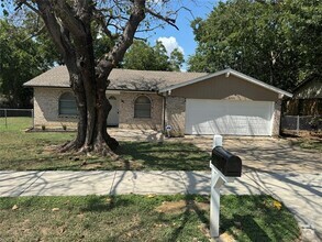 Building Photo - 6421 Moonglow Ln