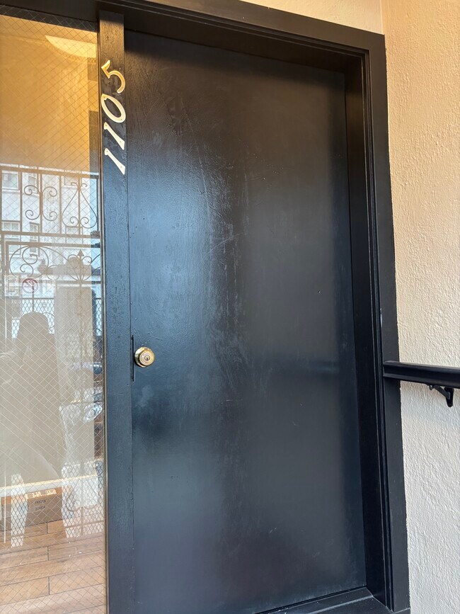 entrada - 1101 Leavenworth St